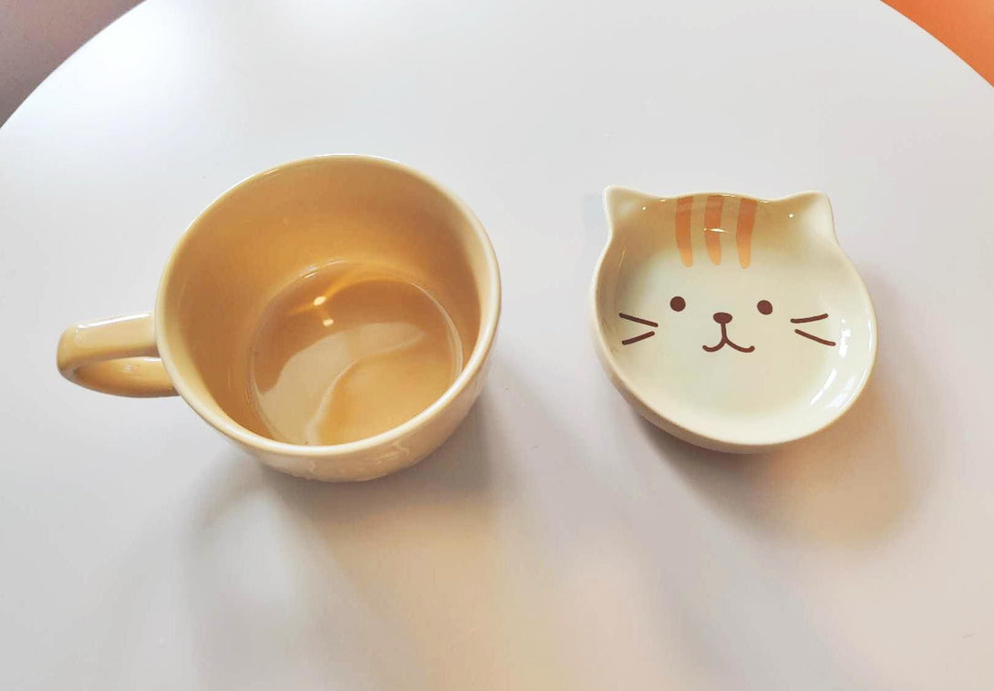 Cat Breakfast Mug with Sauce Ginger Yellow Top view