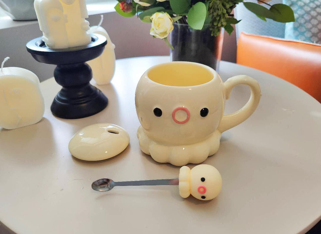 Octopus Mug with Lid Front view