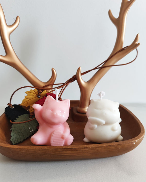 Bougies parfumées Luck Kitty | Lot de 2 bougies Lucky Cat | Cadeau fait main | Décoration d'intérieur unique | Parfums et couleurs personnalisés | Écologique